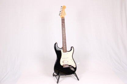 Fender US Strat Standard HSS Black m. case (brugt 2008) - Image 2