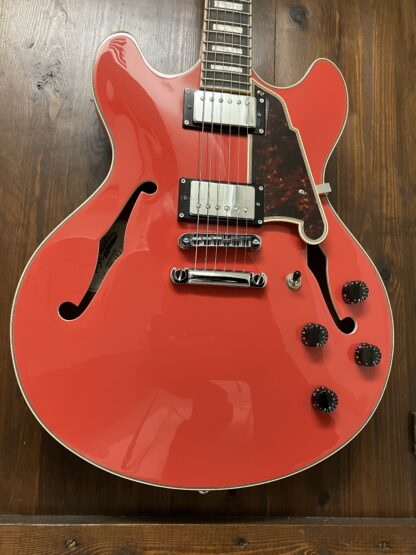 D'Angelico Premier DC Semi-Hollow - Fiesta Red m. gigbag (brugt, men som ny, årgang 2020). - Image 2